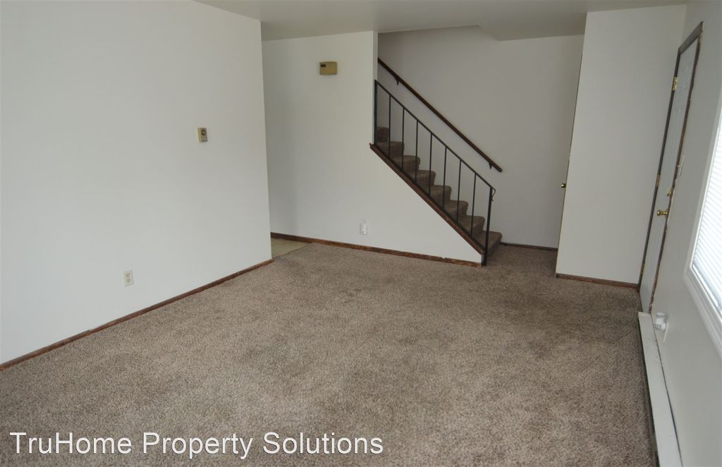 3617 13th Ave N, Grand Forks, ND 58203