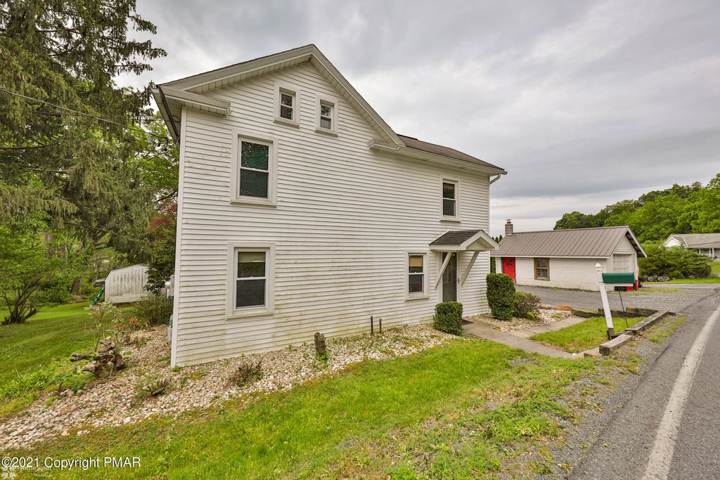 726 Rutt Rd, Bangor, PA 18013