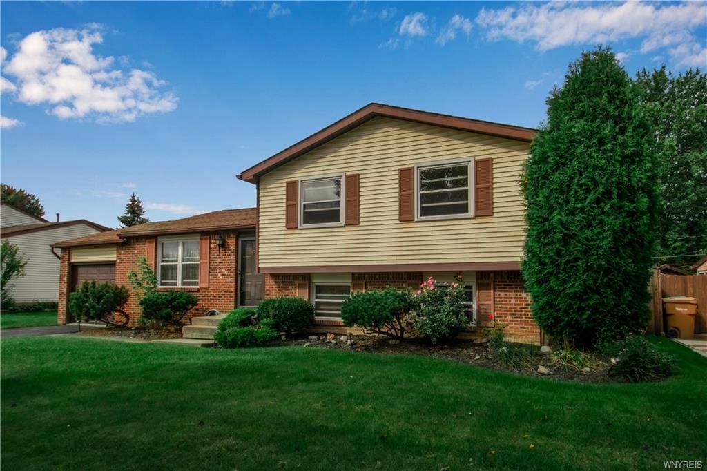 82 Barbados Dr, Buffalo, NY 14227