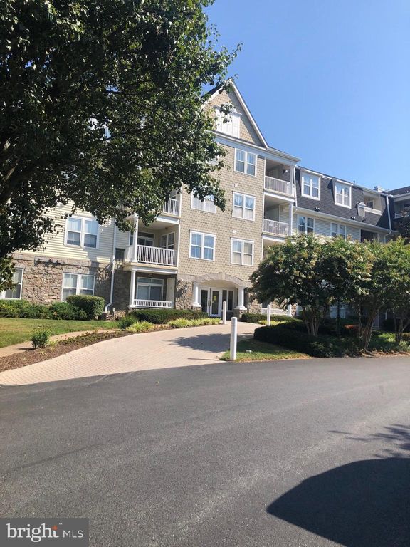 2520 Waterside Dr 104, Frederick, MD 2 Bed, 2 Bath SingleFamily