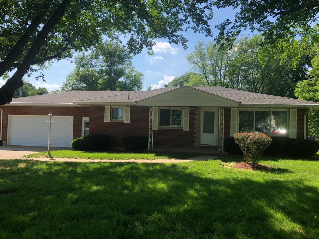 118 N Main St, Glen Carbon, IL 62034 Trulia