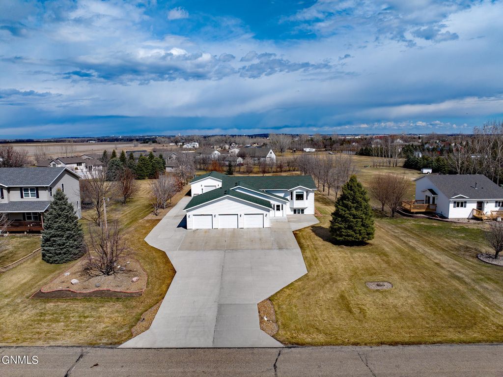 5634 Falconer Dr, Bismarck, ND 58504 MLS 4012650 Trulia