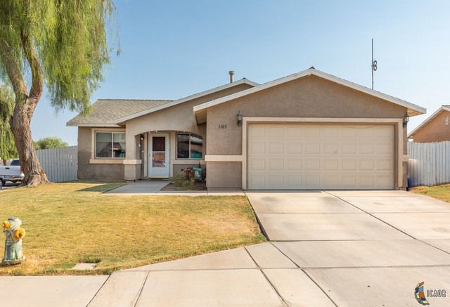 1105 Apple Way, Brawley, CA 92227