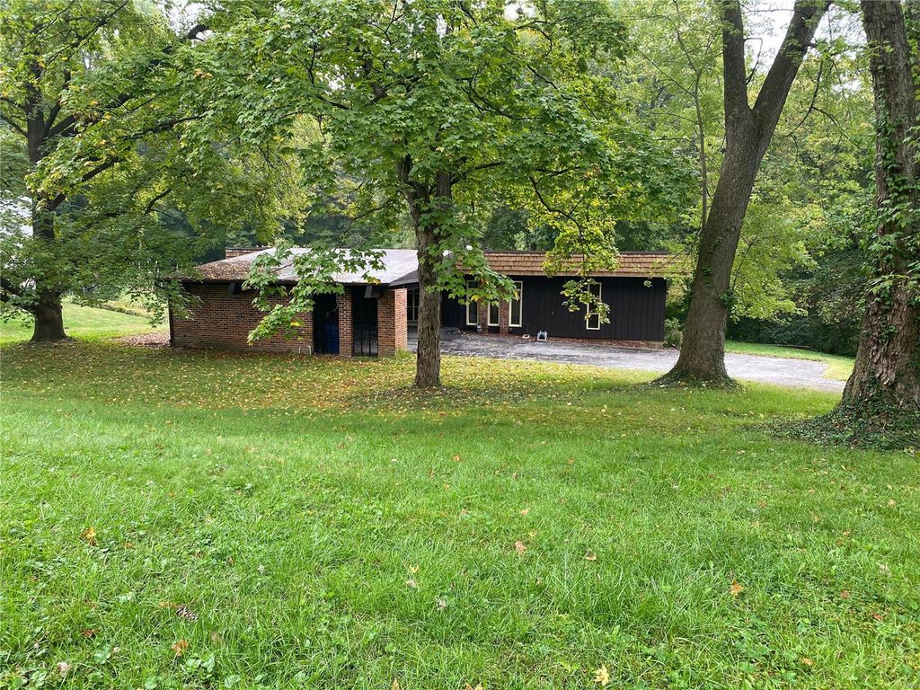 38 Shady Valley Dr, Chesterfield, MO 63017