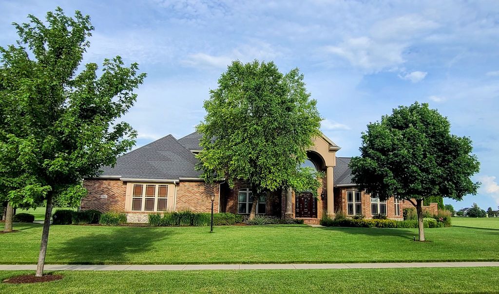 1702 Mullikin Dr, Champaign, IL 61822