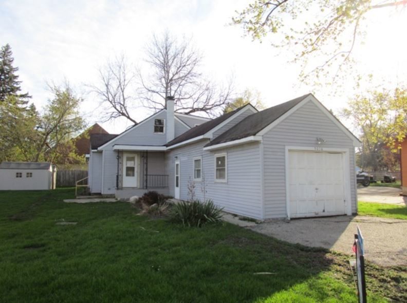 3016 Mary Ln, Mchenry, IL 60051