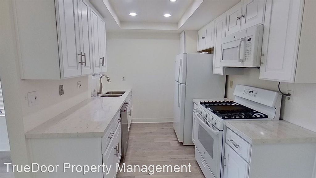 1161 Packers Cir #106, Tustin, CA 92780