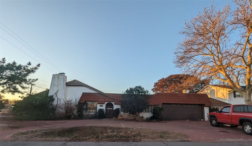 1300 Gholston Ave, Clinton, OK 73601 Trulia