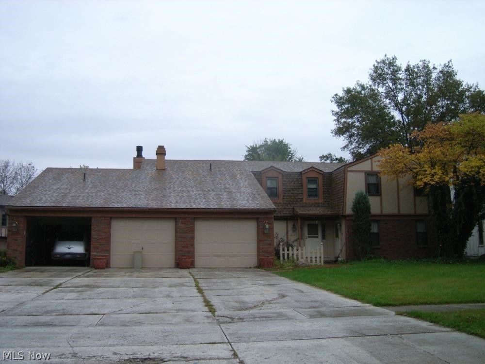 2807 Forest Ln, Lorain, OH 44053