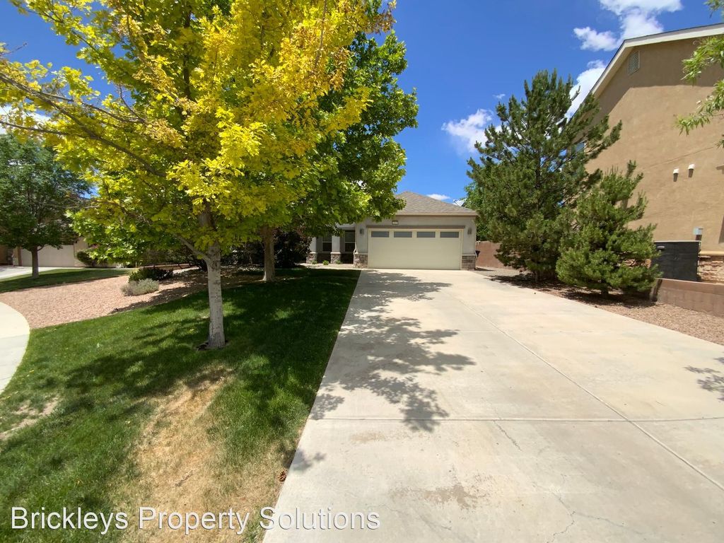 10039 Avenida Vista Sol NW, Albuquerque, NM 87114