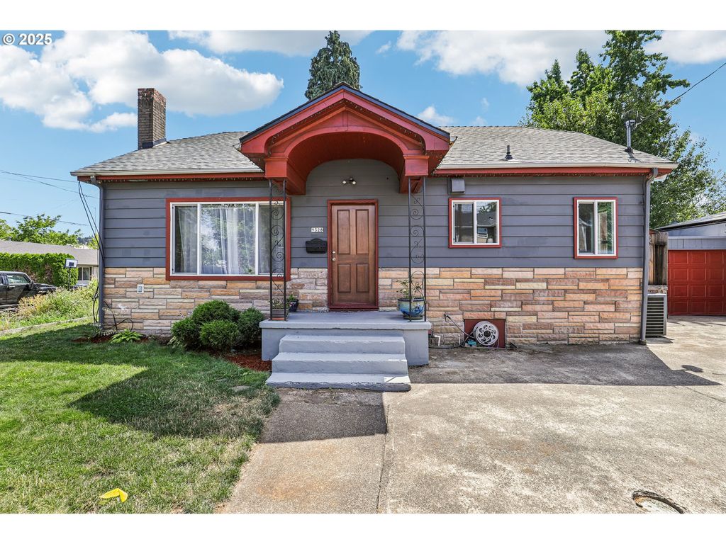 9328 SE Glenwood St, Portland, OR 97266