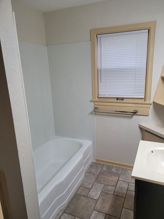 Address Not Disclosed, Enid, OK 73703