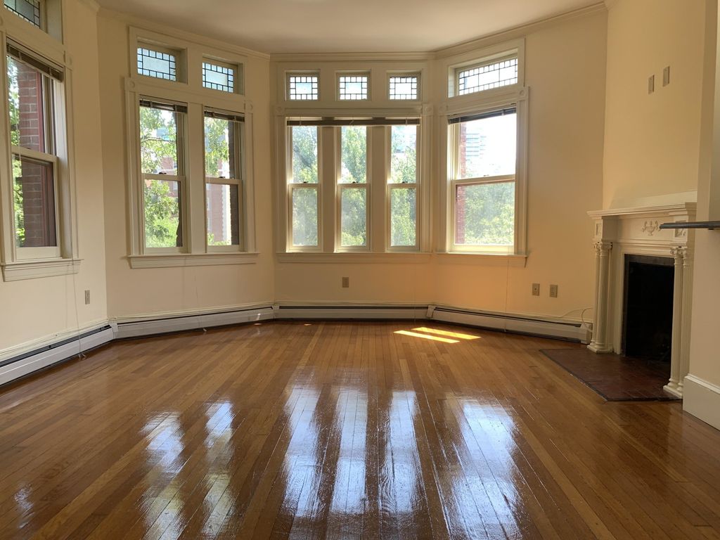 195 Commonwealth Ave #6, Boston, MA 02116