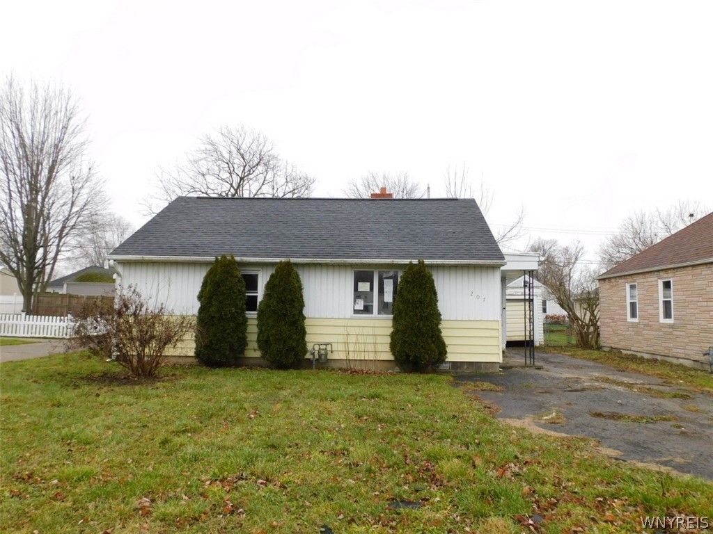 207 Oelkers St, North Tonawanda, NY 14120