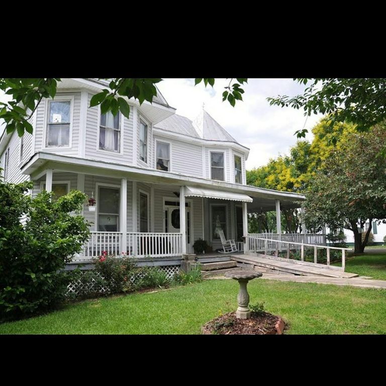 1622 12th St, Victoria, VA 23974