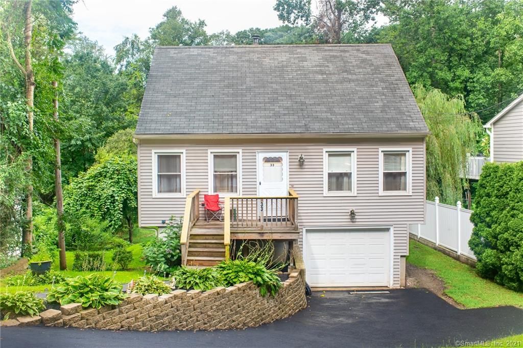 33 Wopowog Trl, Shelton, CT 06484