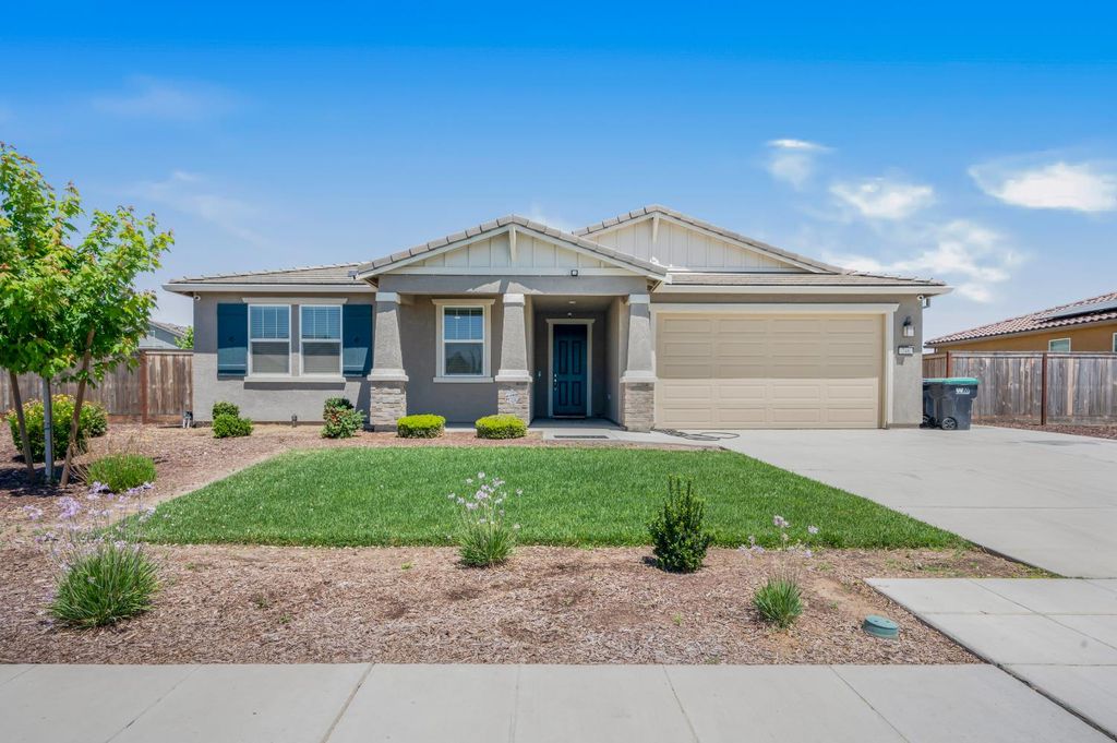 746 E  Curtis Ave, Fowler, CA 93625