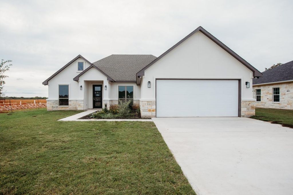 127 Loon Dr, Bastrop, TX 78602