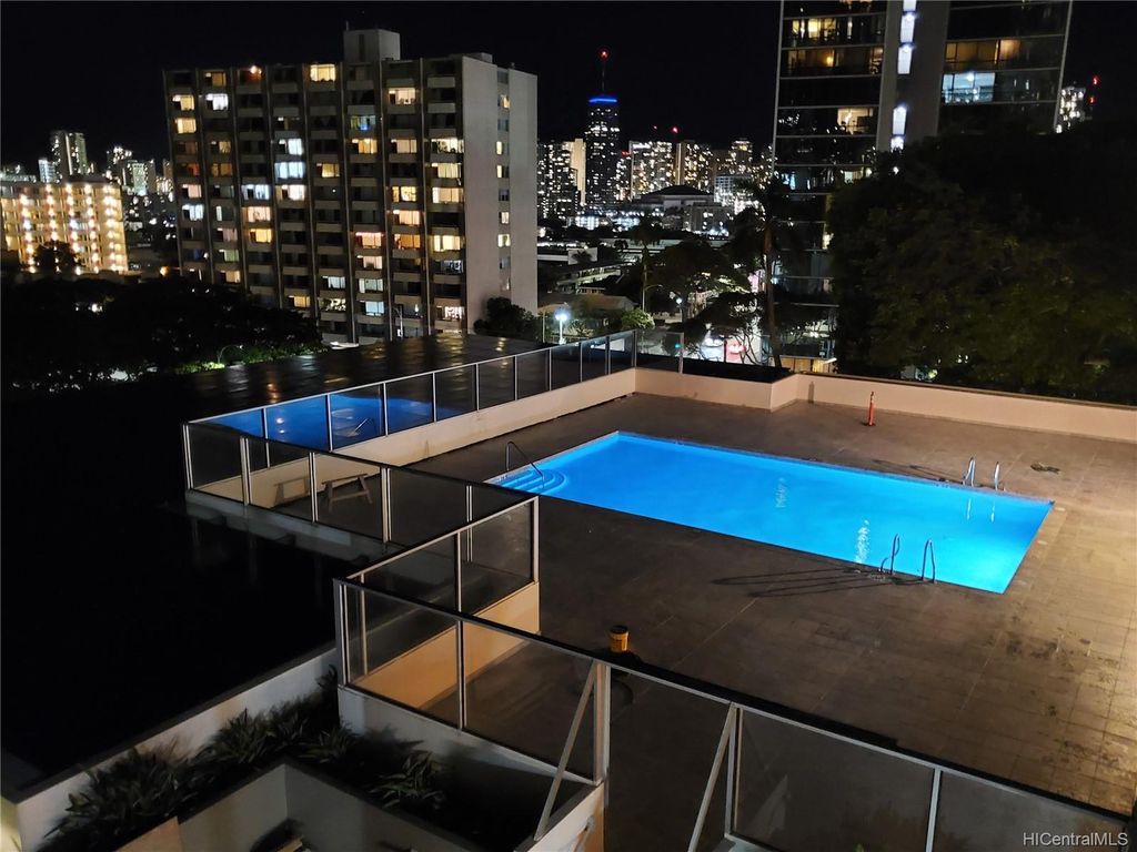 1212 Punahou St #704, Honolulu, HI 96826
