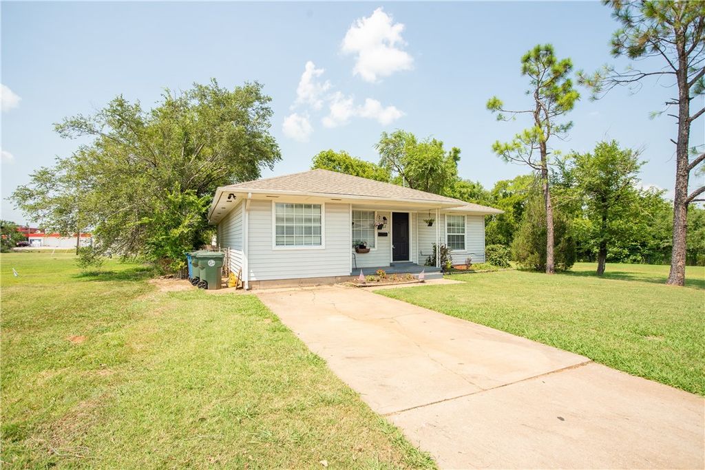 617 Phinney Dr, Midwest City, OK 73110