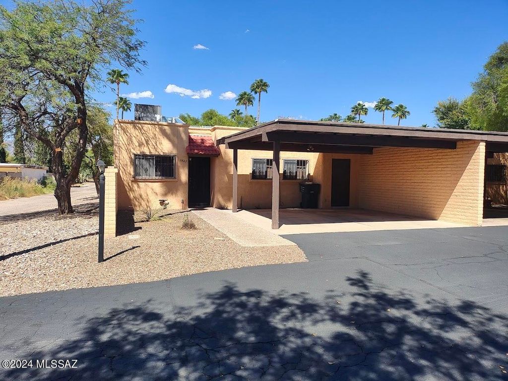 7827 E  Linden Pl, Tucson, AZ 85715