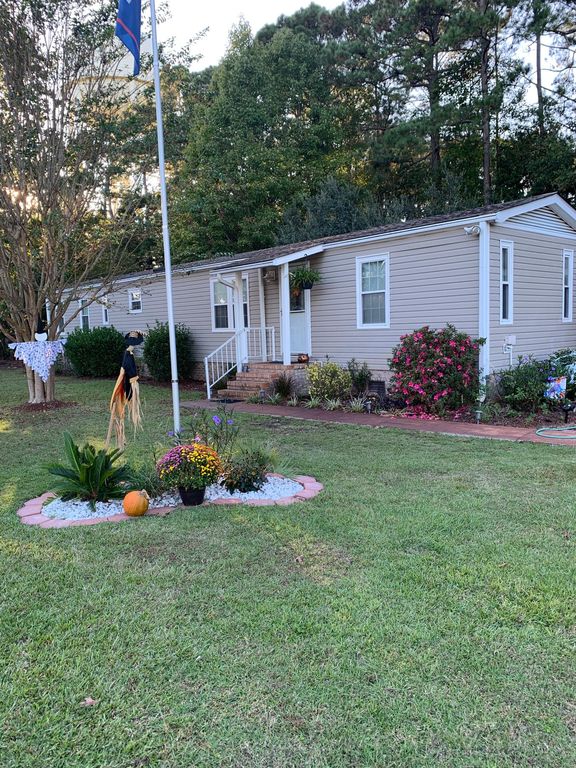 759 Garden Lake Dr, Murrells Inlet, SC 29576