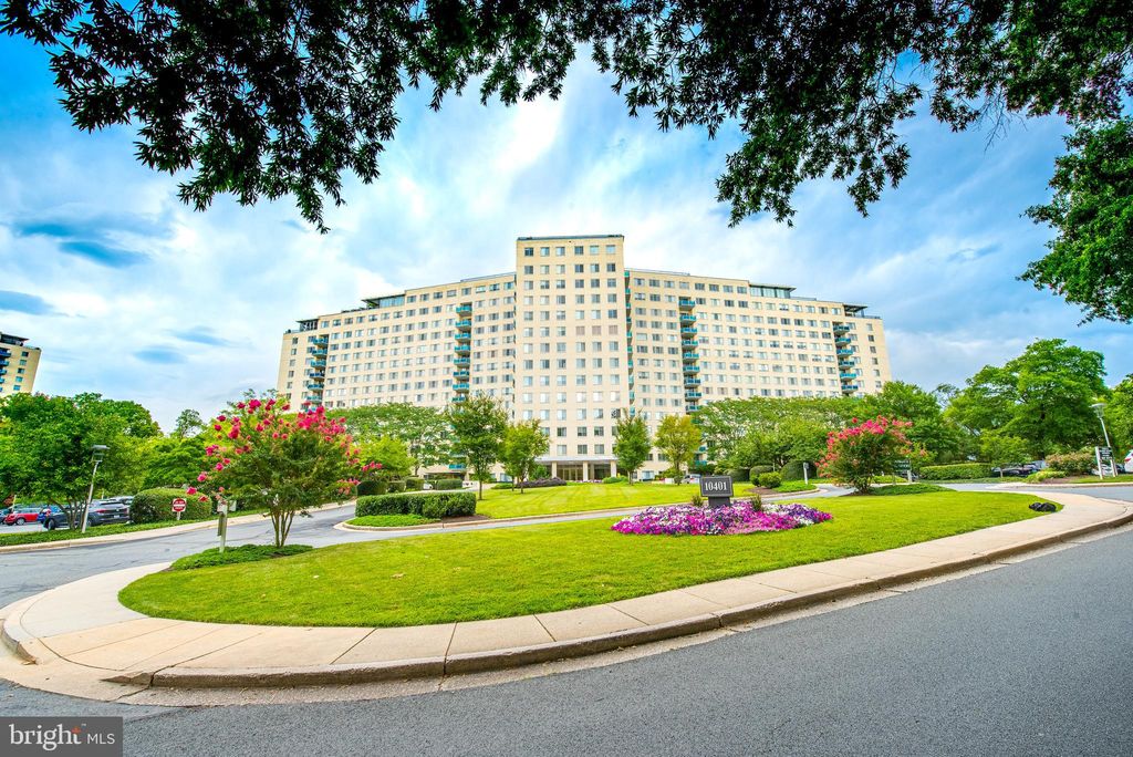 10401 Grosvenor Pl #1018, Rockville, MD 20852