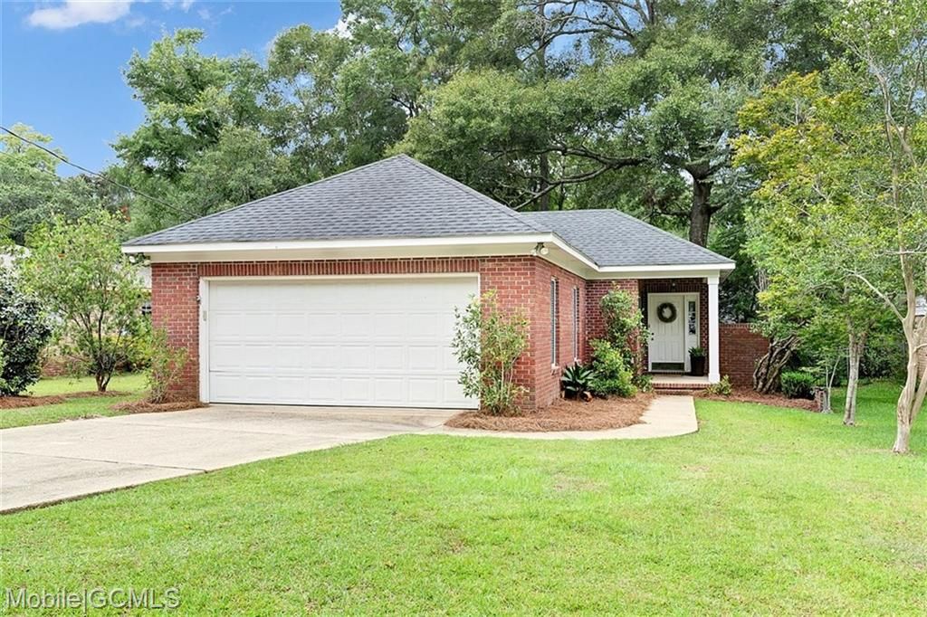 762 Pinemont Dr, Mobile, AL 36609