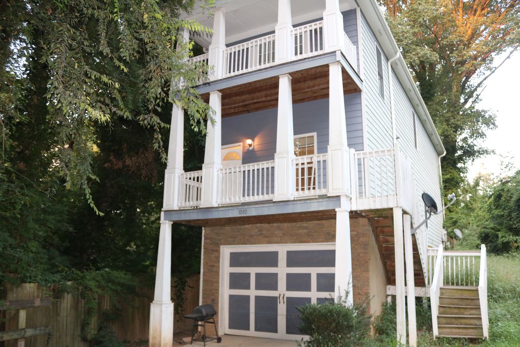 1929 Ford St NW, Atlanta, GA 30318