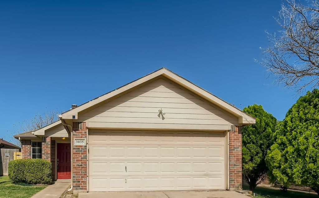 3035 San Martin Dr, Arlington, TX 76010