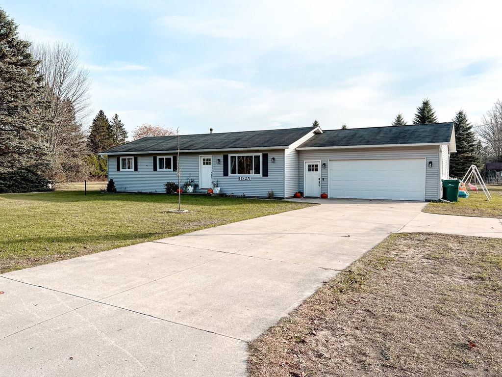 1025 W 3rd St, Gladwin, MI 48624 Trulia