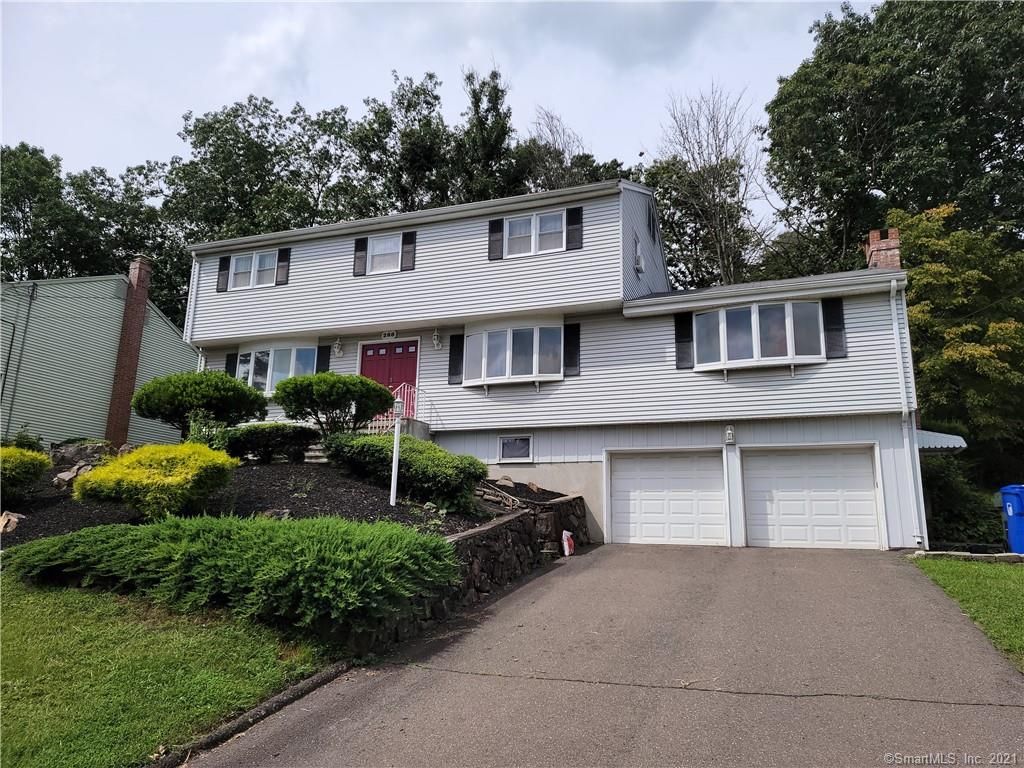 288 Candlewyck Dr, Newington, CT 06111