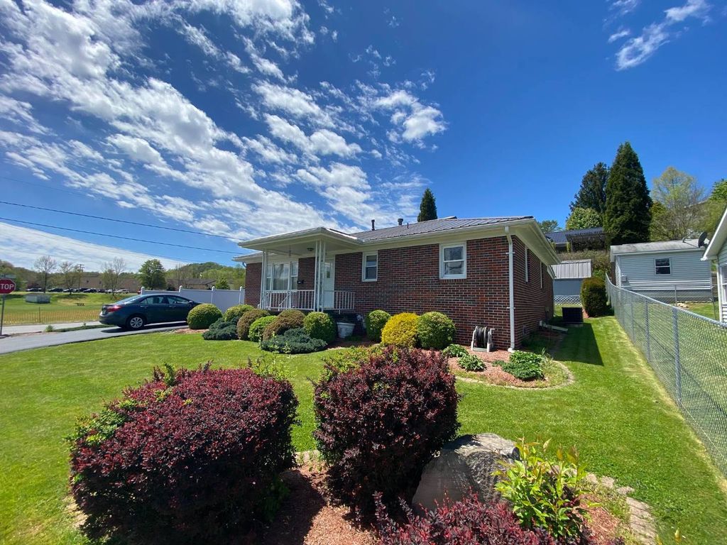 395 Hill St, Summersville, WV 26651 Trulia