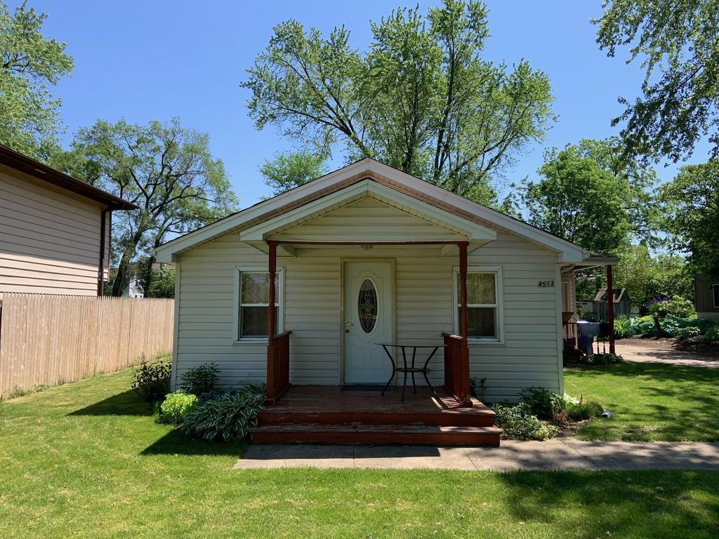 4513 Dumoulin Ave, Lisle, IL 60532