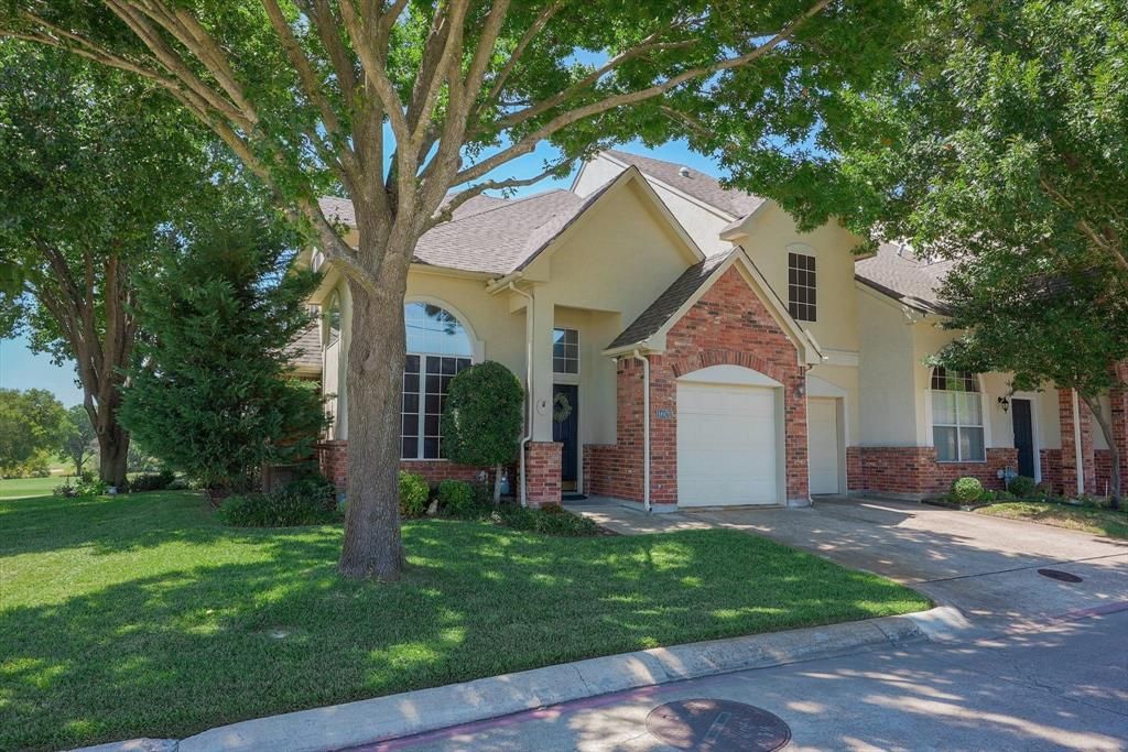 1601 Masters Dr, Desoto, TX 75115