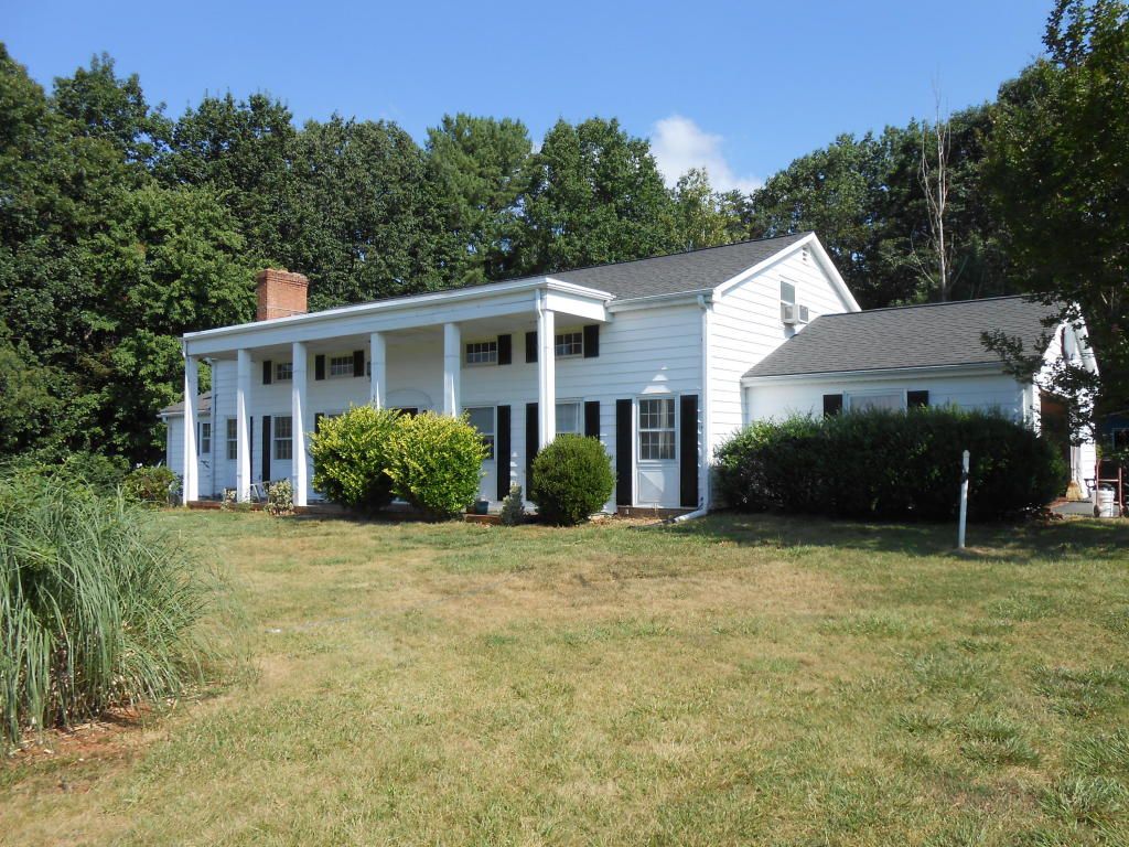 Coopers Cove Rd, Hardy, VA 4 Bed, 6 Bath SingleFamily Home 44