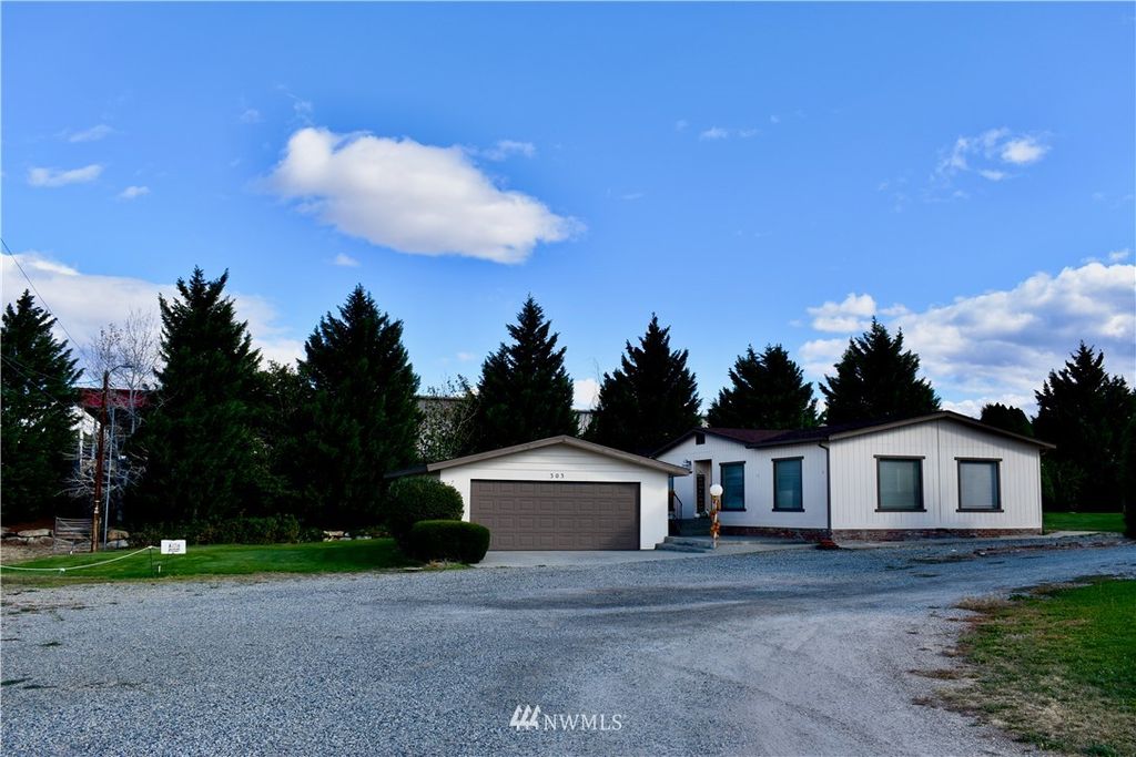 303 McGee St SE, East Wenatchee, WA 98802