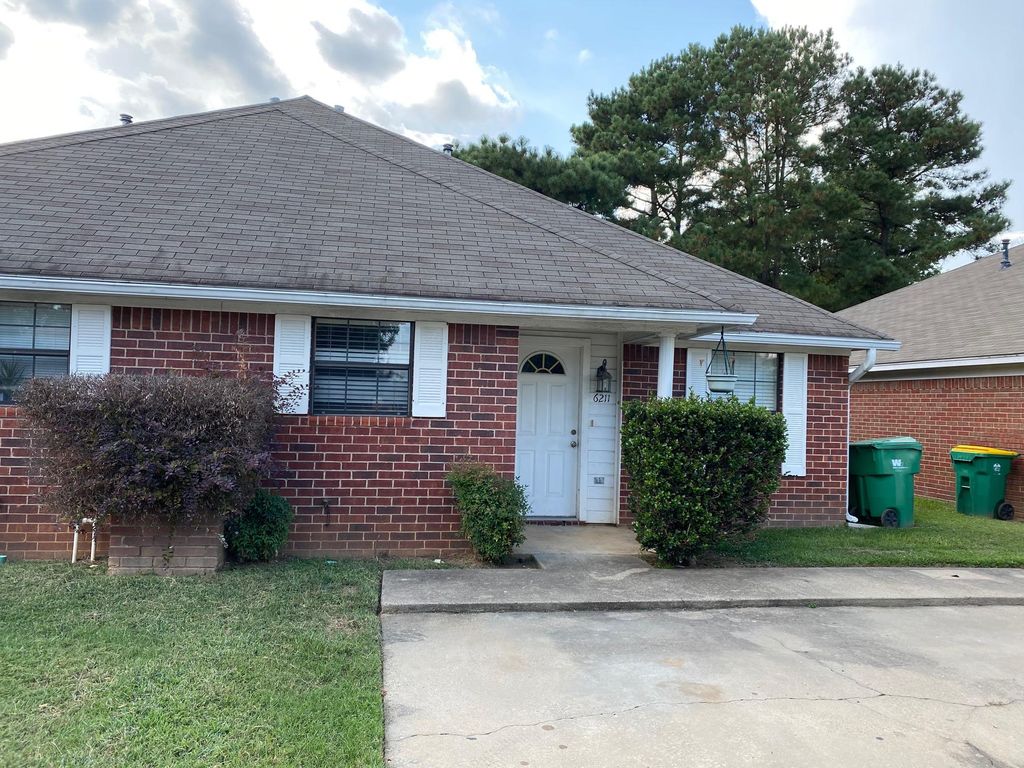 6211 Summerhill Pl, Texarkana, TX 75503