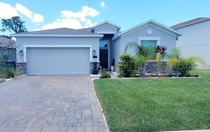 413 Brunswick Dr, Davenport, FL 33837