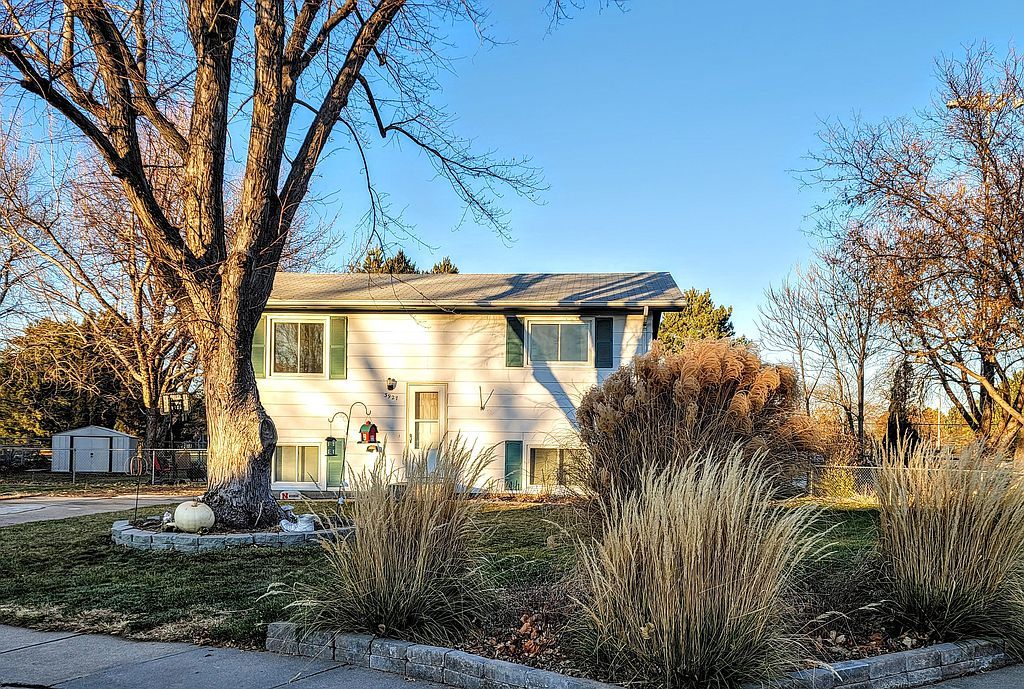 3927 K Ave, Kearney, NE 68847