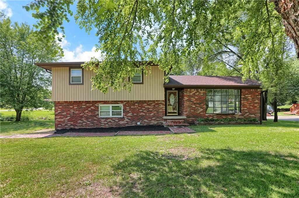 3958 Rainbow View Dr, Indianapolis, IN 46221