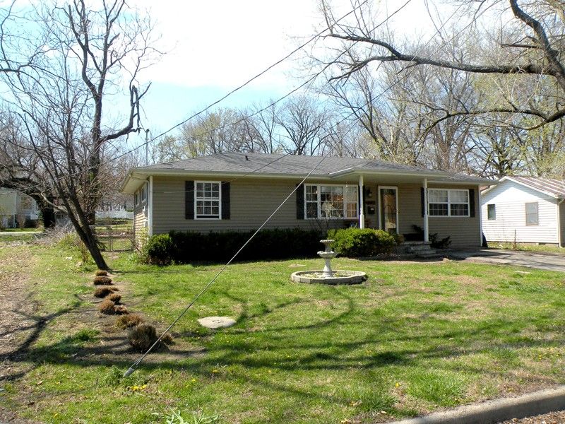 815 N Lynn St, Nevada, MO 64772 Trulia