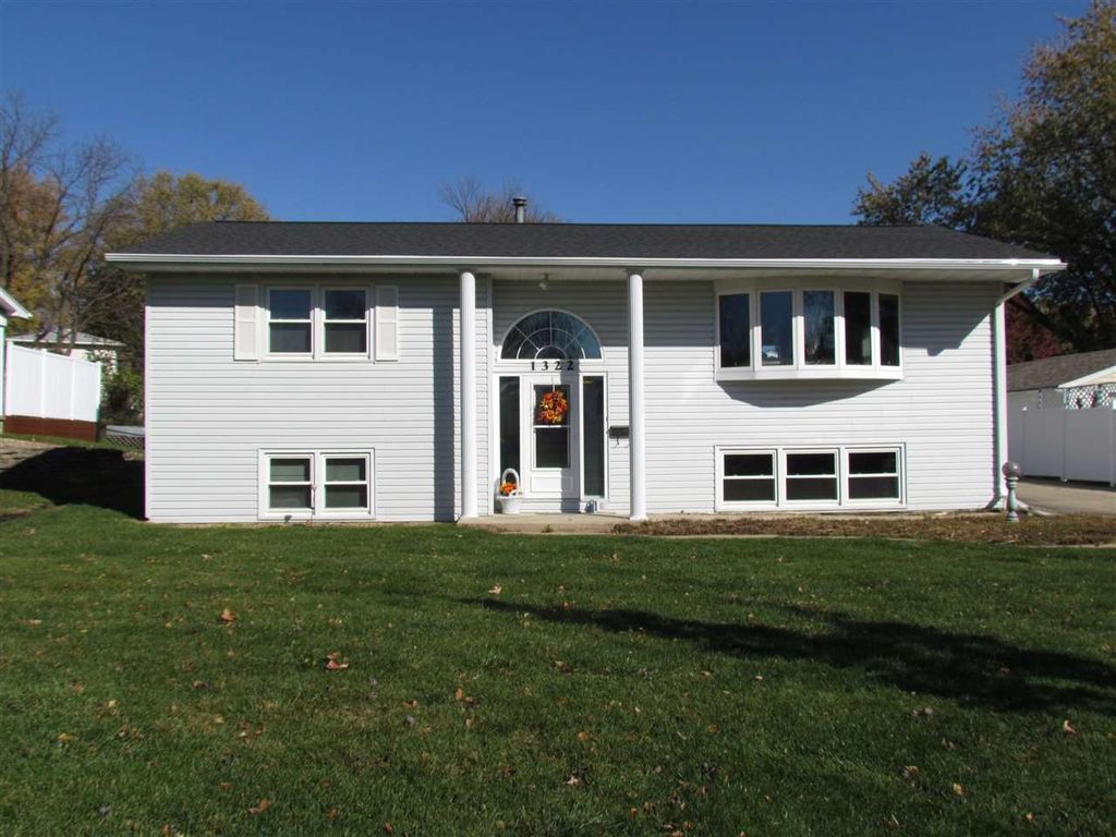 1322 Pleasant Valley Dr, Waterloo, IA 50701 Trulia