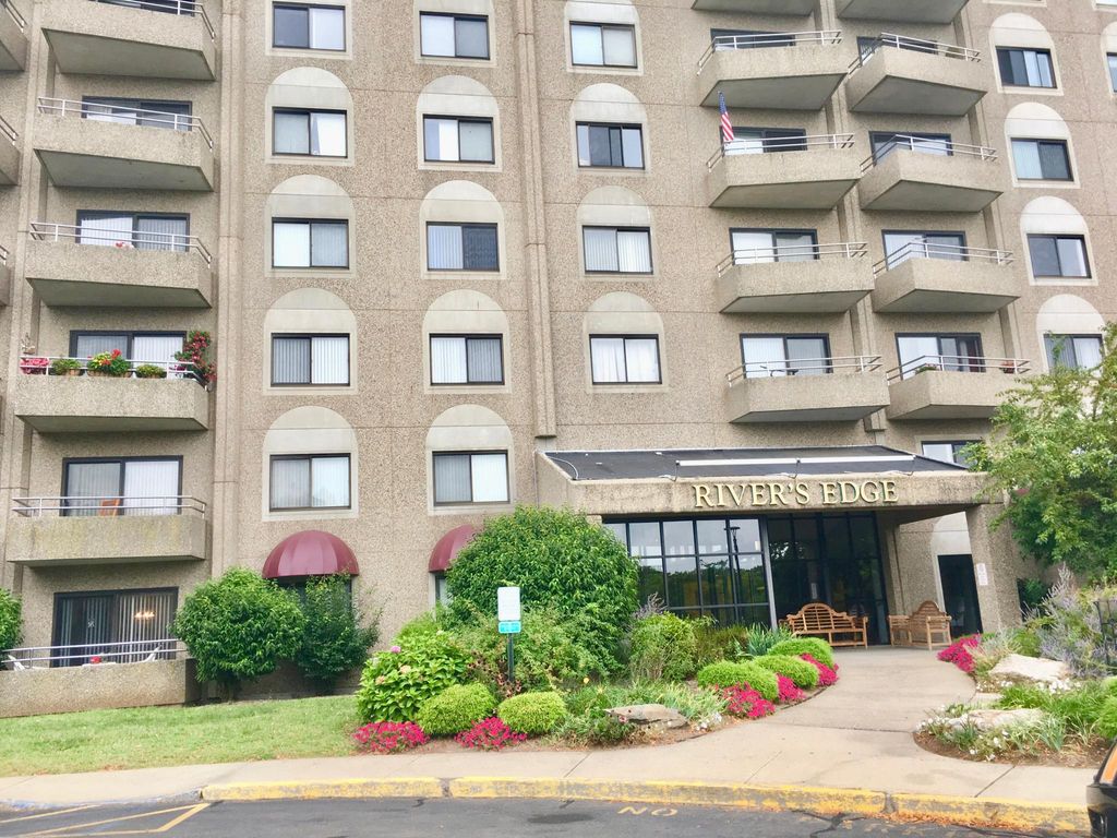 111 Dekoven Dr #503, Middletown, CT 06457