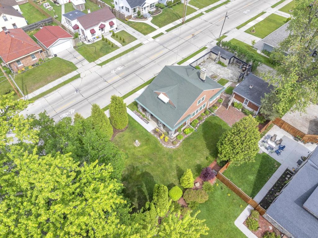 view 34th full size image of this home