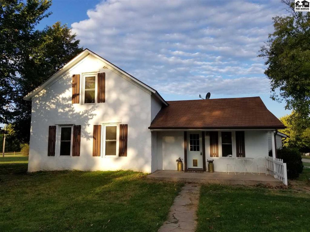 217 Eastmor Dr, Marquette, KS 3 Bed, 2 Bath SingleFamily Home 12