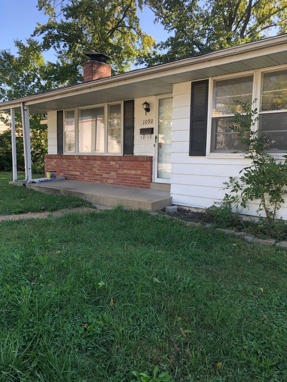 1090 Kinstern Dr, Saint Louis, MO 63131