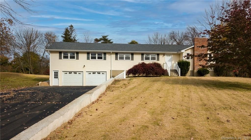 35 Elgin Dr, Tolland, CT 06084