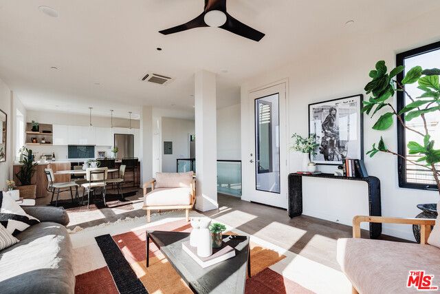 1359 N Douglas St, Los Angeles, CA 90026