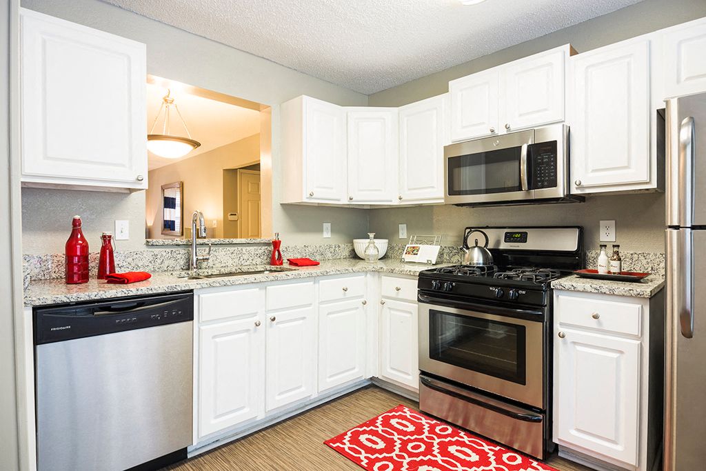 7889 Roswell Rd, Atlanta, GA 30350